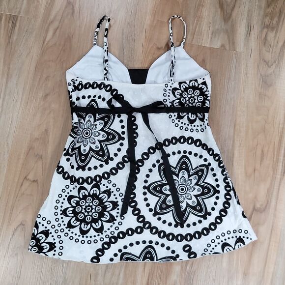 🔺️A. Byer Black & White Mandala Dotted Swiss Sleeveless Top Small - Picture 2 of 9